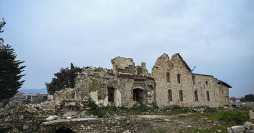 Hatay'da Depremzede Anısına Ayin Düzenlendi