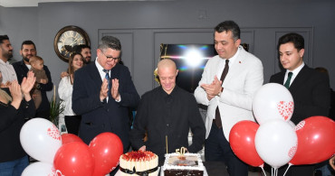 Hatay'da Down Sendromlu Birey İçin Sürpriz Doğum Günü Kutlaması