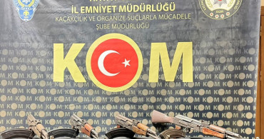 Hatay'da Durdurulan Araçta 4 Kalaşnikof Tüfek Ele Geçirildi