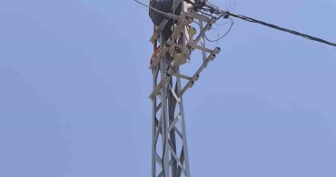Hatay'da elektrik direğinde akıma kapılan işçi hastaneye kaldırıldı