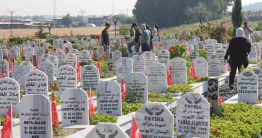 Hatay'da Hüzünlü Kurban Bayramı Ziyaretleri