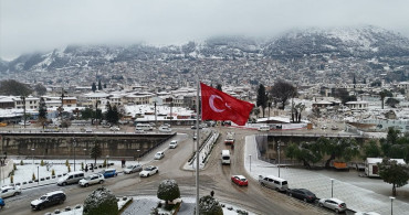 Hatay'da Kar Yağışı Etkisini Sürdürüyor