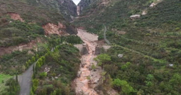 Hatay'da Sel Felaketi: Köprü Yıkıldı, Yol Çöktü