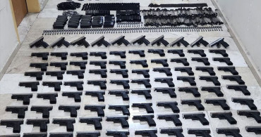 Hatay'da Silah Kaçakçılığı Operasyonu: 90 Ruhsatsız Tabanca Ele Geçirildi