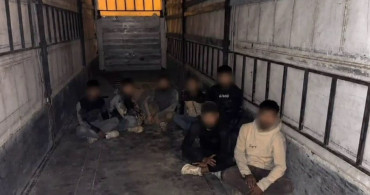 Hatay'da Tır Dorsesinde 7 Göçmen Yakalandı