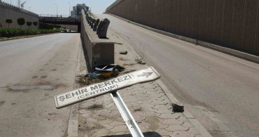 Hatay'da Tofaş Otomobili Kaza Yaptı: 3 Yaralı