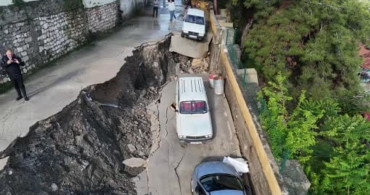Hatay'daki Aşırı Yağış Yol Çökmesine Neden Oldu