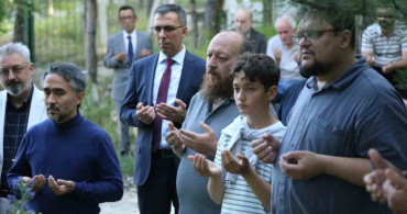 Hattat Muhittin Tanır'a vefa: 70 yıl sonra ta’lik hatla yazılan mezar taşı dualarla kabrine konuldu