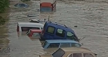 Havza'da Şiddetli Sel: İş Yerleri Ve Araçlar Su Altında Kaldı