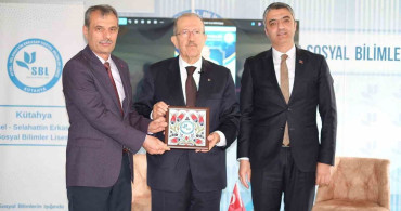 Hayat Sağlık Grubu Kütahya'da Gençlerle Buluştu