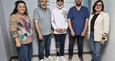 Hayırseverler, Bacağını Kaybeden 15 Yaşındaki Cüneyt Cuma'ya Protez Sağladı