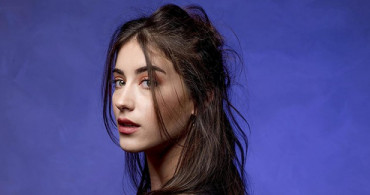 Hazal Kaya Gece Hayatına Veda Etti!