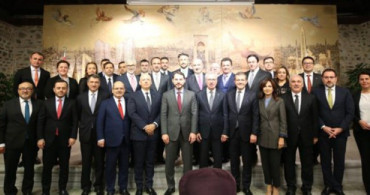 Hazine ve Maliye Bakanı Albayrak, Bankacılık Sektör Temsilcileriyle Bir Araya Geldi