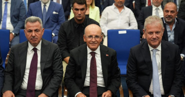 Hazine ve Maliye Bakanı Şimşek, İzmir'de İş Dünyası ile Buluştu