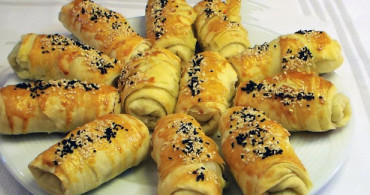 Hazır Yufkadan Unlu Nişastalı Börek