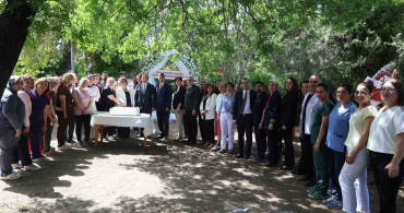 Hemşireler Haftası'nda Plaket Töreni Düzenlendi