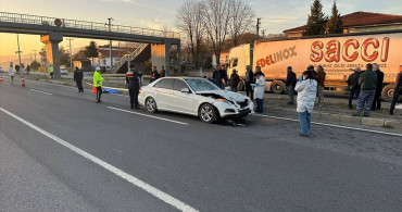 Hendek'te Otomobil Kazası: Yaya Hayatını Kaybetti
