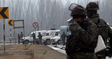 Hindistan, Pakistan'a Ait Bir Savaş Uçağını Düşürdüğünü Açıkladı