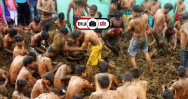 Hindistan'da Gübre Festivali'nde İnek Dışkılarını Vücutlarına Sürdüler