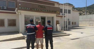 Hırsızlık suçundan aranan şahıs Kuşadası'nda yakalandı