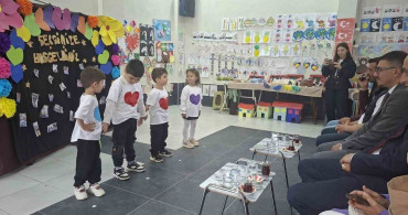 Hisarcık Güldüren ilkokulu ana sınıfında yıl sonu sergisi