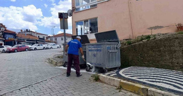 Hisarcık'ta Çöp Konteynerleri Temizleniyor