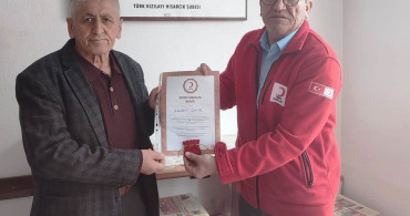 Hisarcık'ta Kan Bağışında Bulunan Esnafa Bronz Madalya
