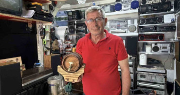 Hobi olarak başladığı işe nostalji dükkanı olarak devam ediyor