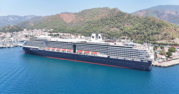 Hollanda Bayraklı Oosterdam Kruvaziyeri Marmaris'e Demirledi