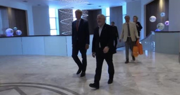 Hollanda'nın Ankara Büyükelçisi Joep Wijnands, Belediye Başkanı Aşgın ile futbol oynadı
