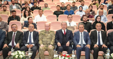 Hulusi Akar Malatya'da Öğrencilerle Buluştu