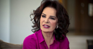Hülya Koçyiğit Ayağını Kırdı