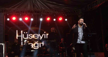Hüseyin Kağıt Sarıgöl'de Coşku Dolu Bir Gece Yaşattı