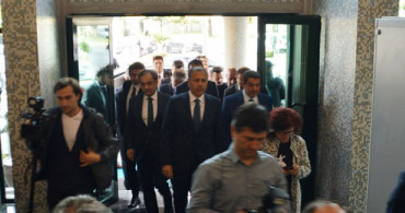 İBB Başkan Vekili Olarak Görevlendirilen Vali Yerlikaya Başkanlık Binasına Geldi