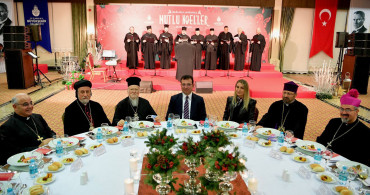 İBB Başkanı Ekrem İmamoğlu'ndan Sosyal Medyada Tepki Çeken Noel Yemeği Menüsü