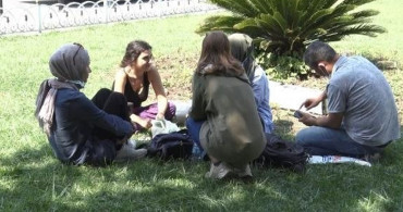 İBB Önünde Oturma Eylemi