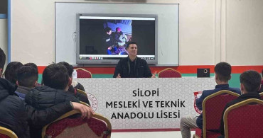 İbrahimoğlu'ndan Öğrencilere Gazetecilik Dersleri