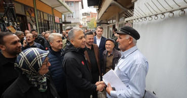 İçişleri Bakanı Ali Yerlikaya, Sındırgı'daki Deprem Bölgesinde İncelemelerde Bulundu