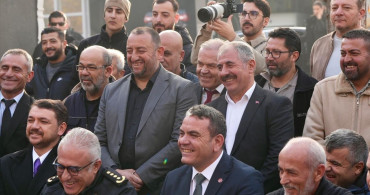 İçişleri Bakanı Yerlikaya Şaşmaz Esnaf ve Çalışanları Derneğine Ziyarette Bulundu