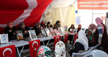 İçişleri Bakanlığı: 'Evlat Nöbet'i Tutan 2 Aile Daha Çocuğuna Kavuştu