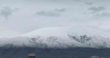 Iğdır Ovası Beyaza Büründü