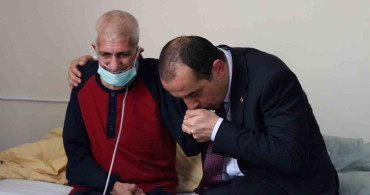 Iğdır valisi tașolar'dan, tuzluca şehit ve gazi aileleri derneği başkanı türkan'a geçmiş olsun ziyareti