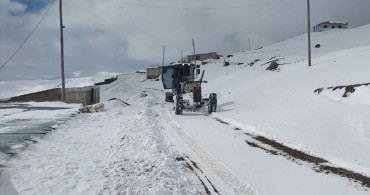Iğdır'da Kapanan Köy Yolları Yeniden Ulaşıma Açıldı