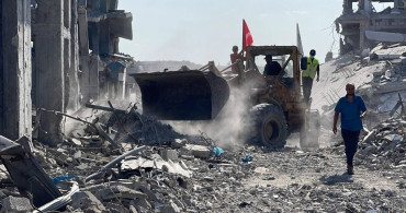 İHH, Gazze'de Yeniden Yapılanma İçin Enkaz Kaldırma Çalışmalarına Başladı