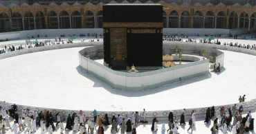 İhram Kıyafetine Maske Zorunluluğu: Hac Yolculuğu Yeniden Başlıyor