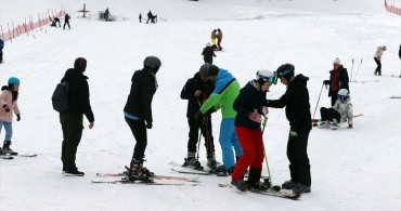 Ilgaz Dağı'nda Bayram Keyfi: Kayakseverler Karın Tadını Çıkardı
