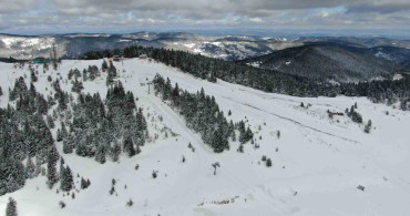 Ilgaz Dağı'nda Nisan'da Kışı Anımsatan Kar Manzarası