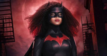 İlk Siyahi Batwoman'dan Kostümlü Özel Fotoğraflar