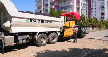 İlkadım'da yol yapım ve yenileme çalışmaları sürüyor