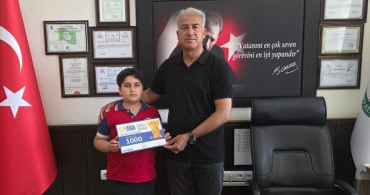 İlkokul öğrencisi kazandığı ödülü Gazze’ye gönderdi